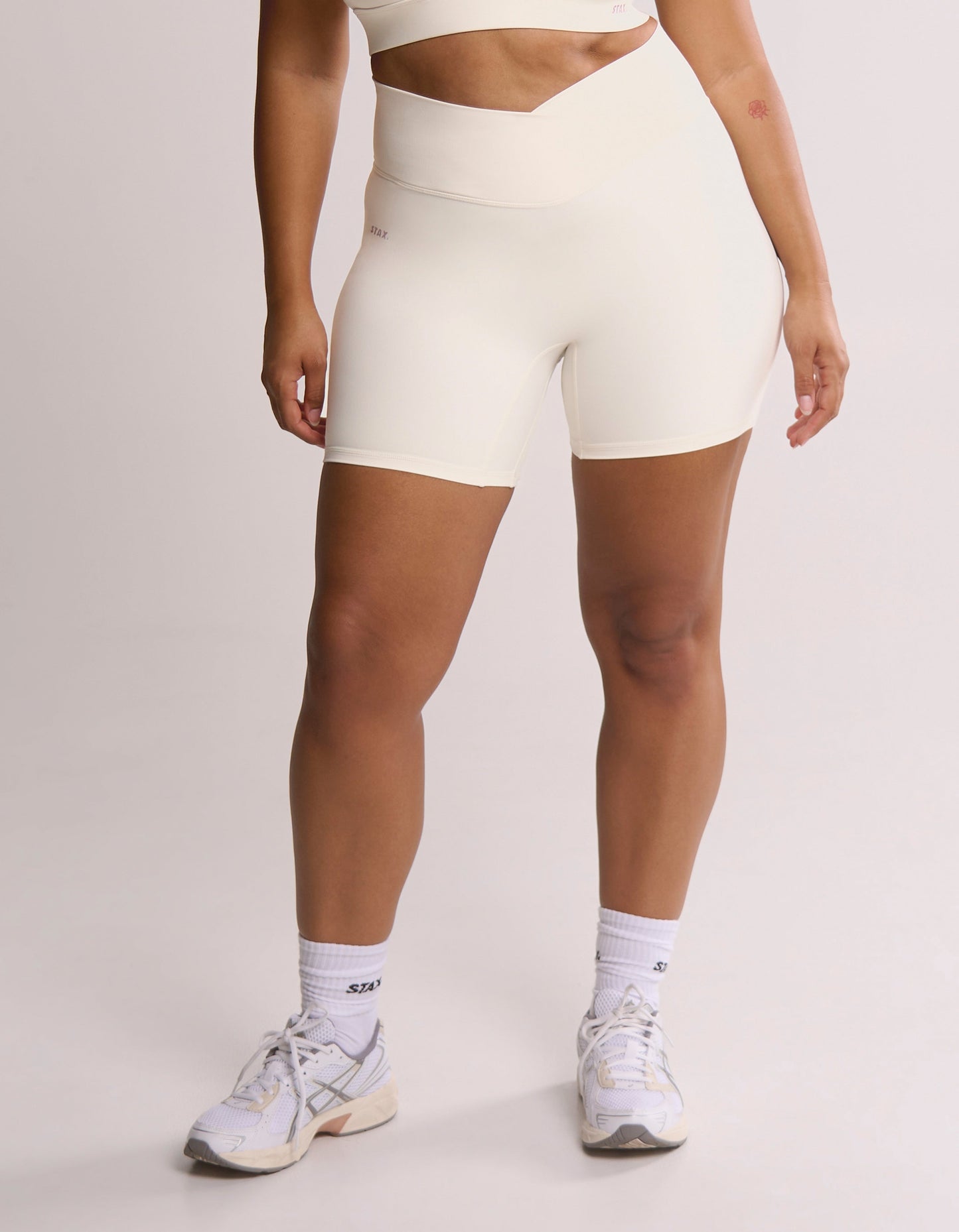 V Front Midi Bike Shorts NANDEX™ - Cream