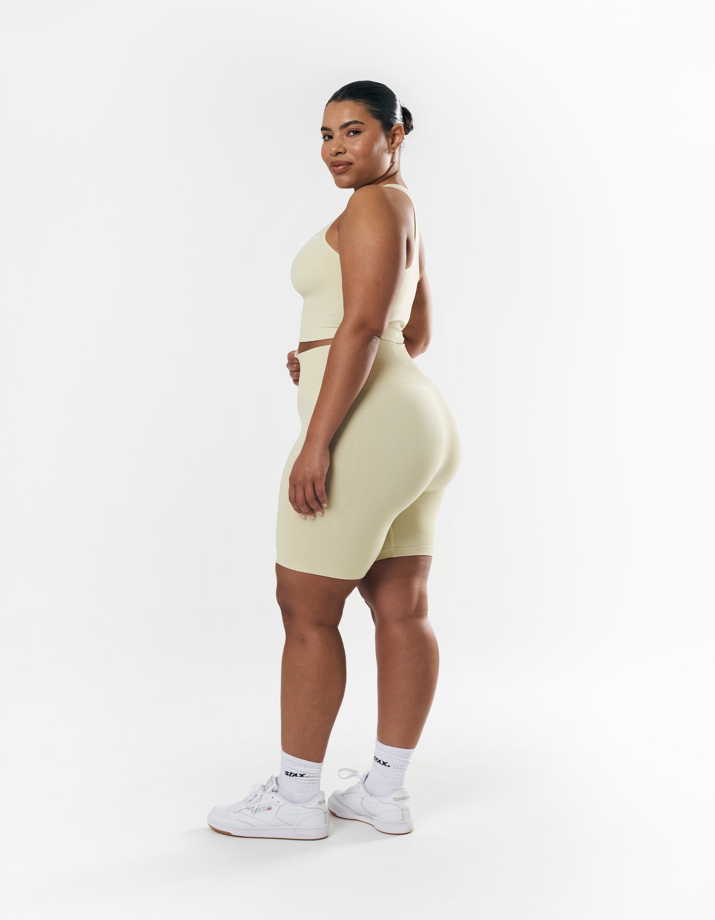 Premium Seamless Midi Bike Shorts - Vanilla Essence