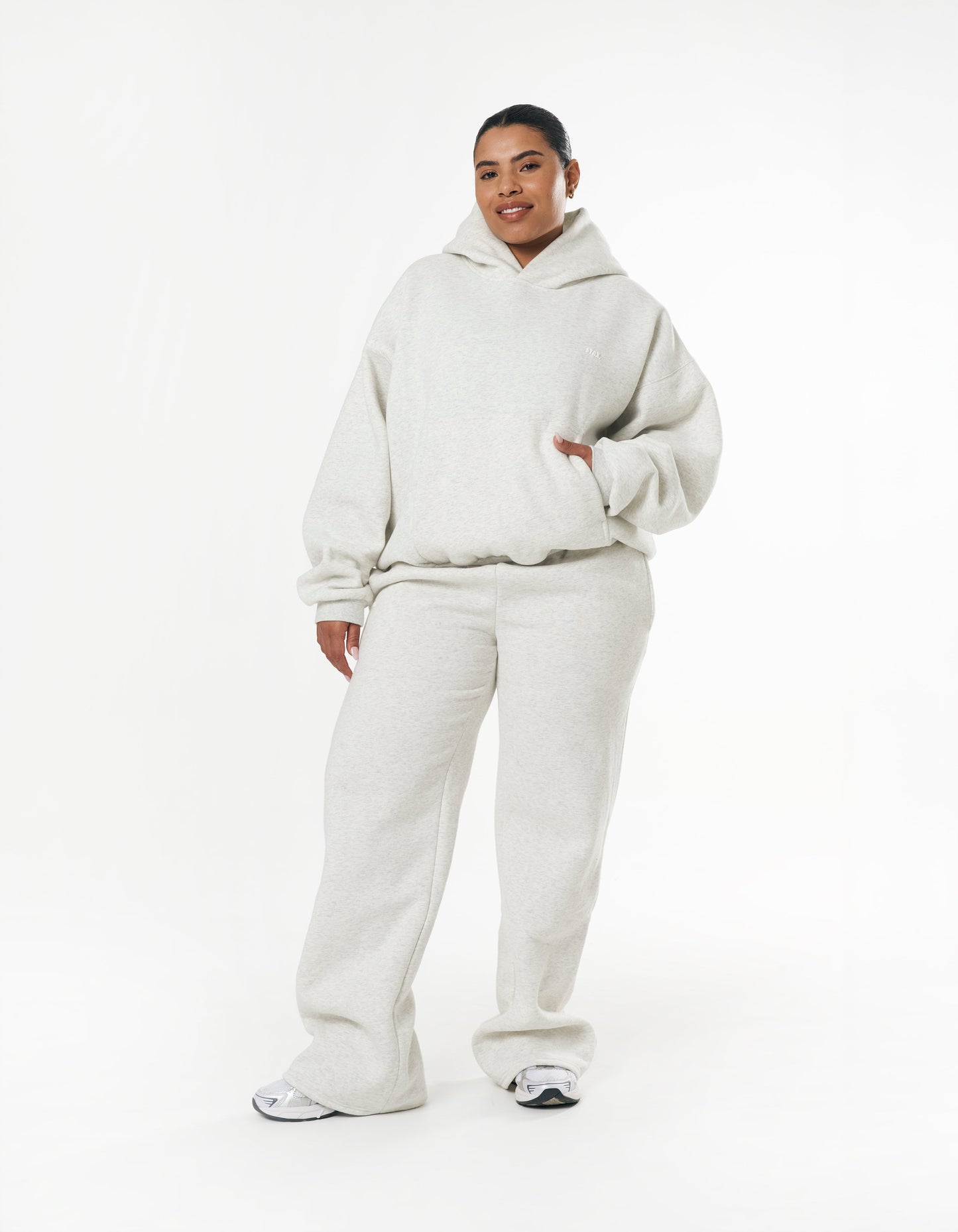 Classic Straight Leg Jogger - Light Grey Marle