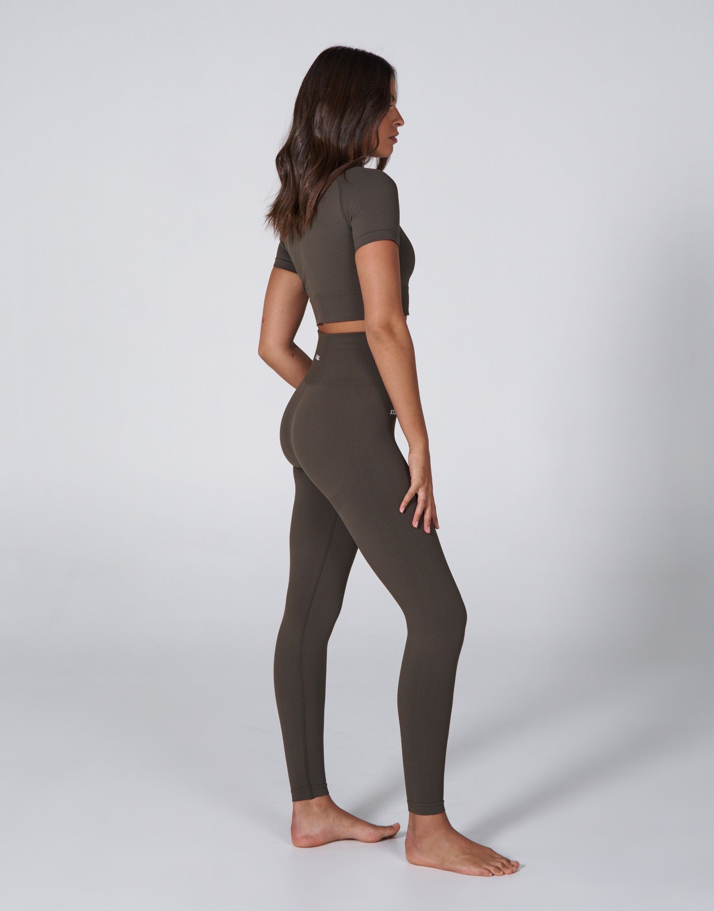 Co Activewear - Premium Seamless Favourites Cropped Tee fifth image