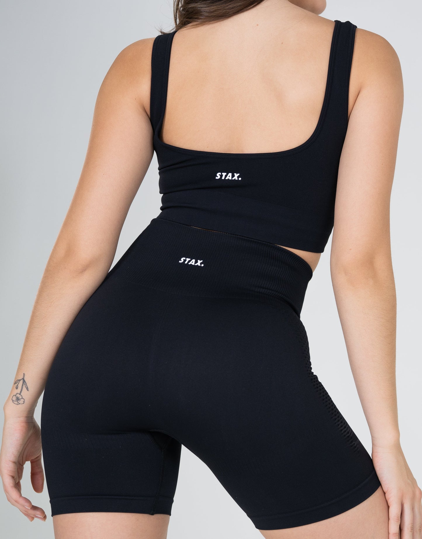 Co Activewear - Premium Seamless V6 Low Back Crop fifth image