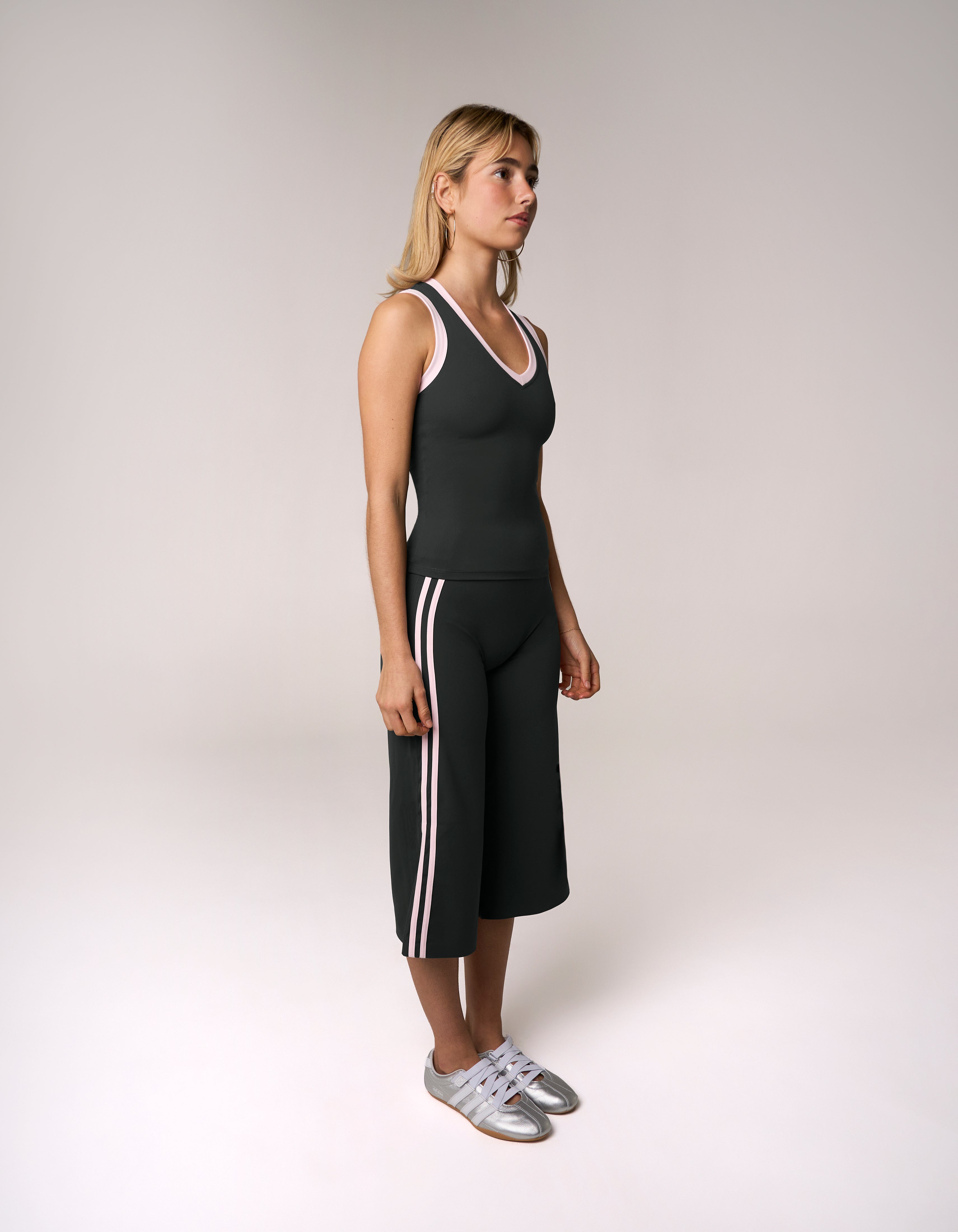 Cue V Neck Tank NANDEX™ - Shadow