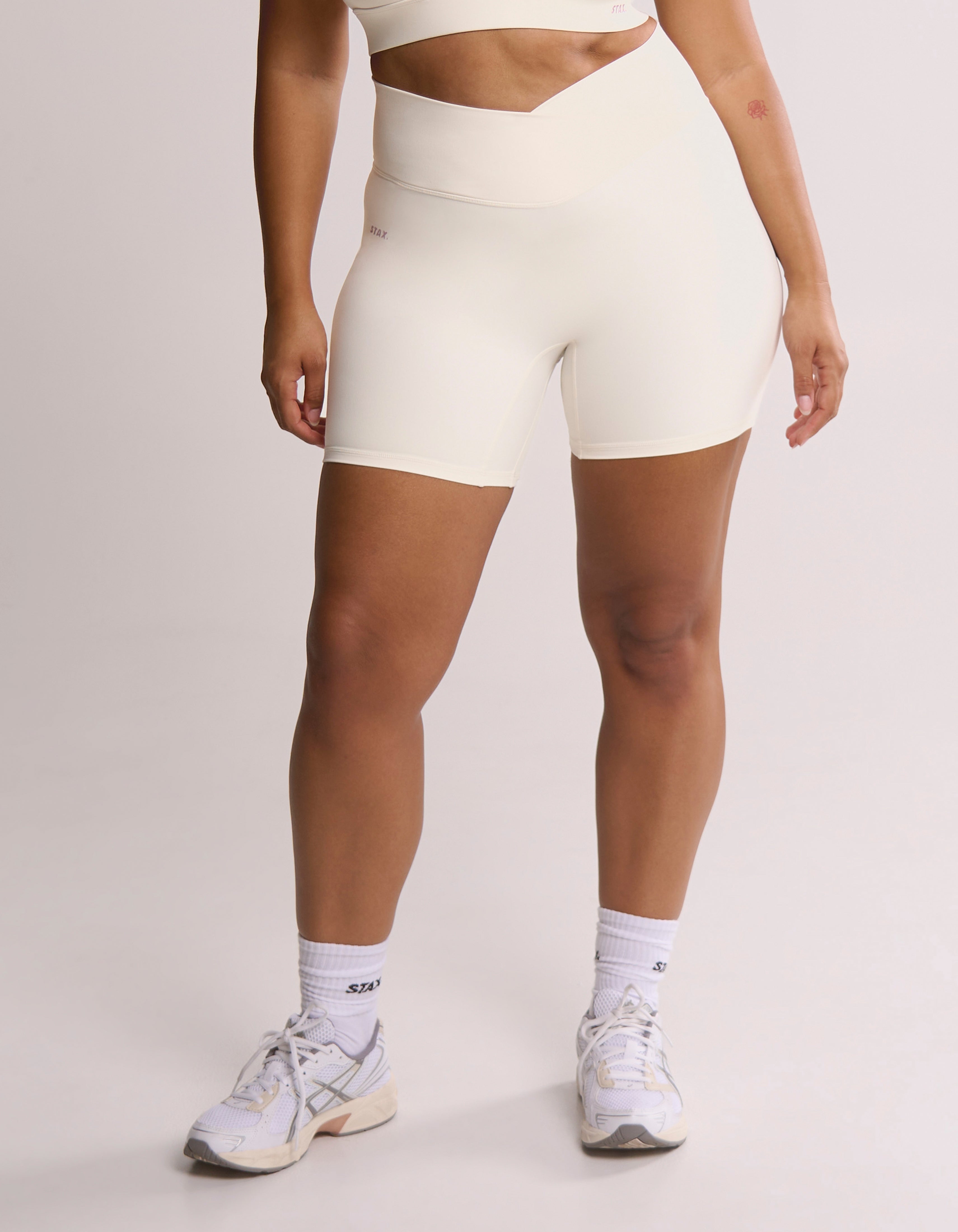 V Front Midi Bike Shorts NANDEX™ - Cream
