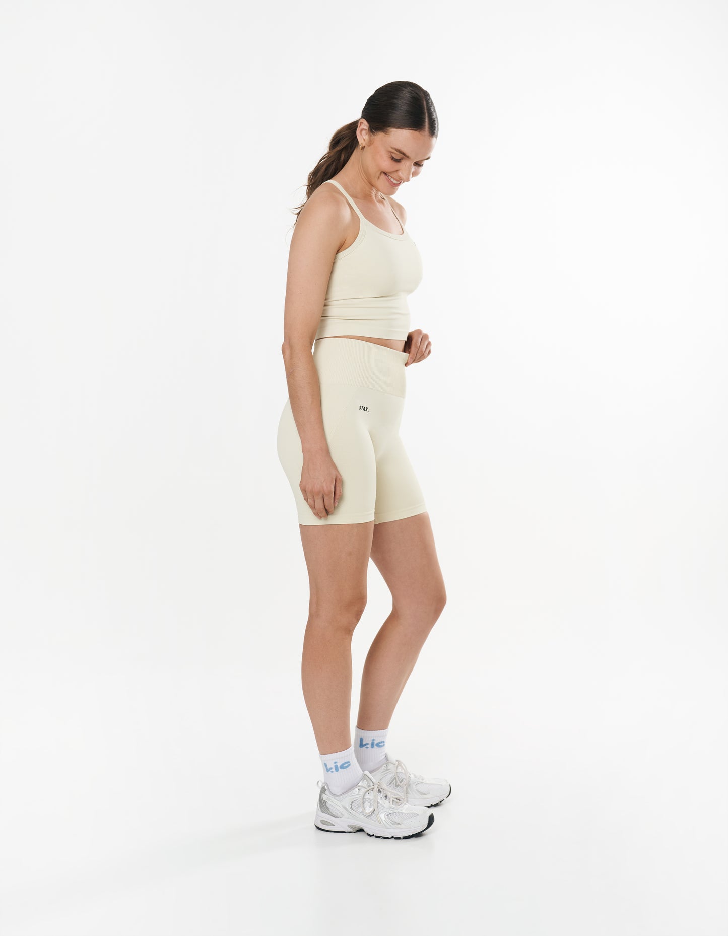 Seamless Kic Cropped Tank - Cream