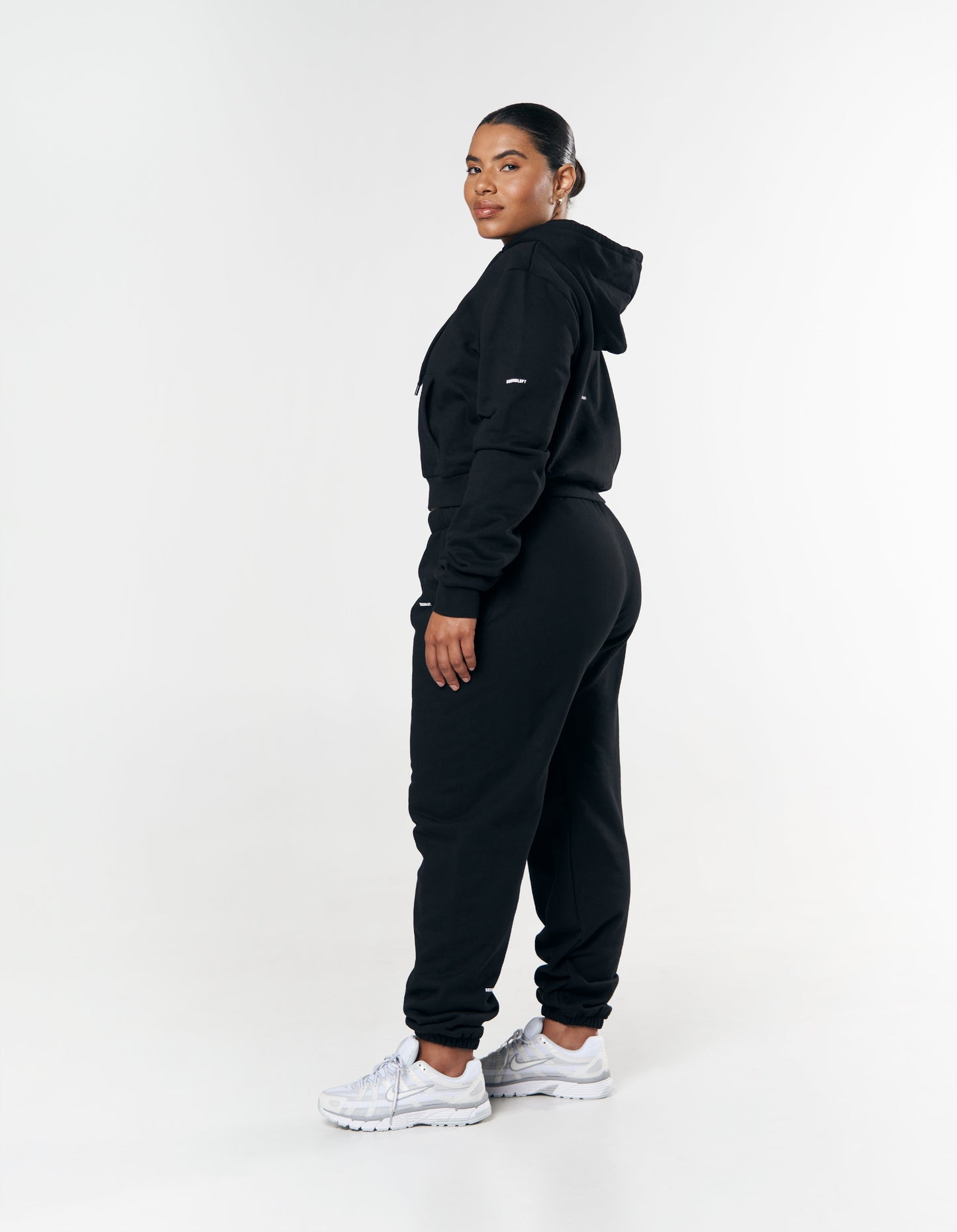 Essential Cropped Zip - Black