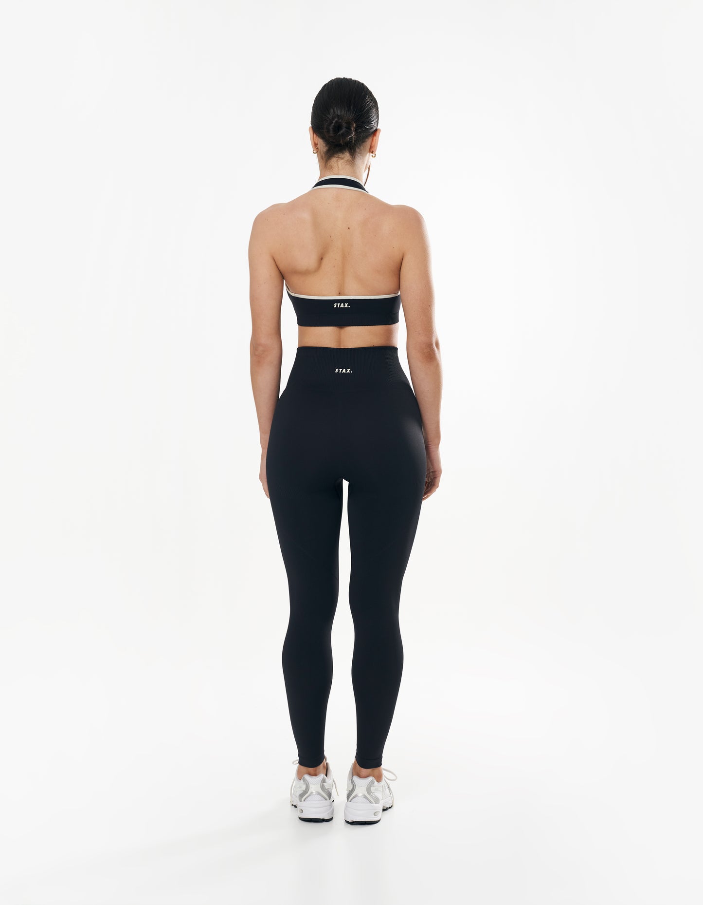 Seamless Kic Halter Crop - Astro/Cream