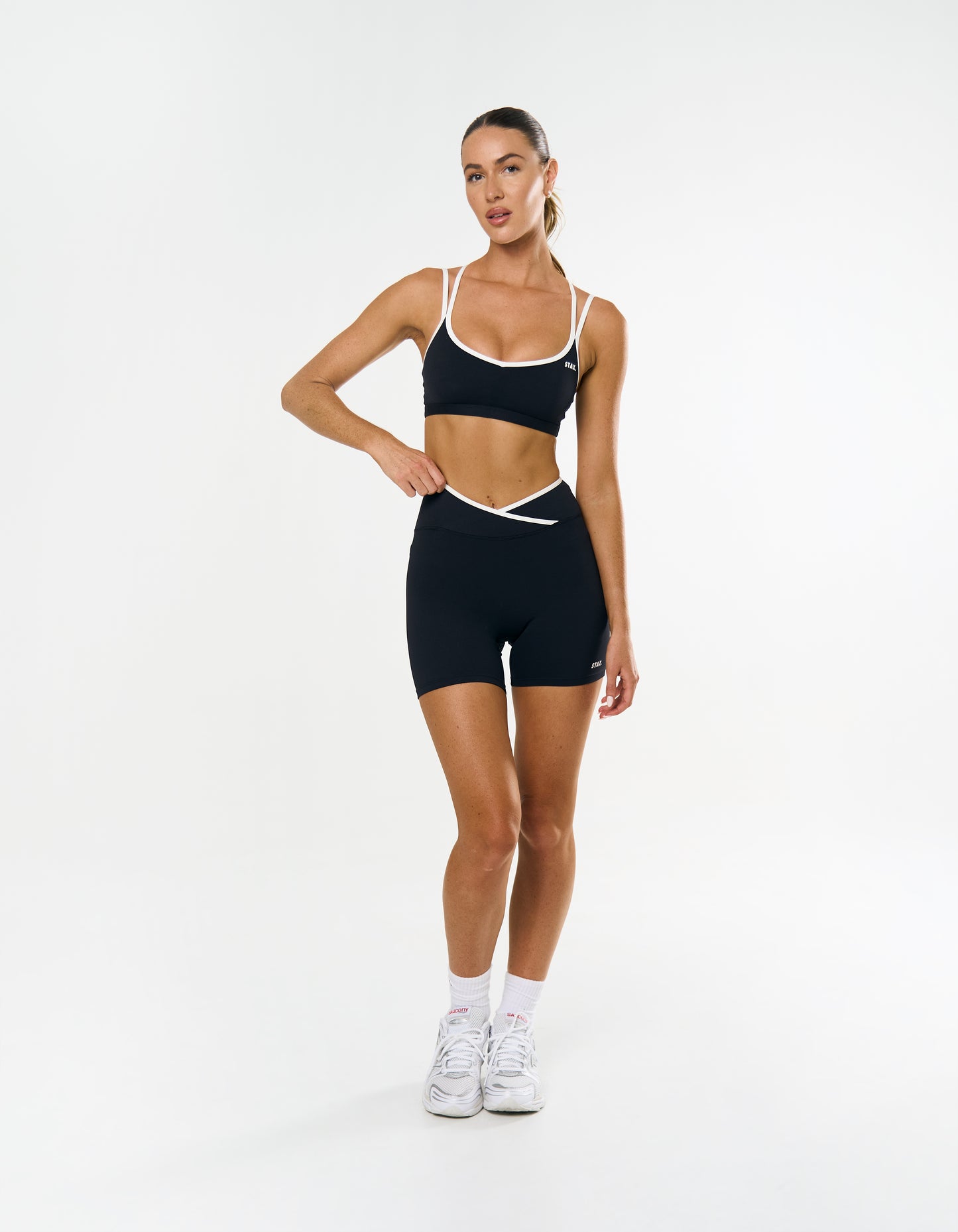 Double Strap Crop Airlyte - Liquorice