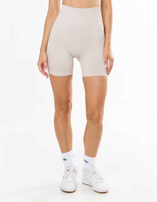 Premium Seamless Midi Bike Shorts - Bone