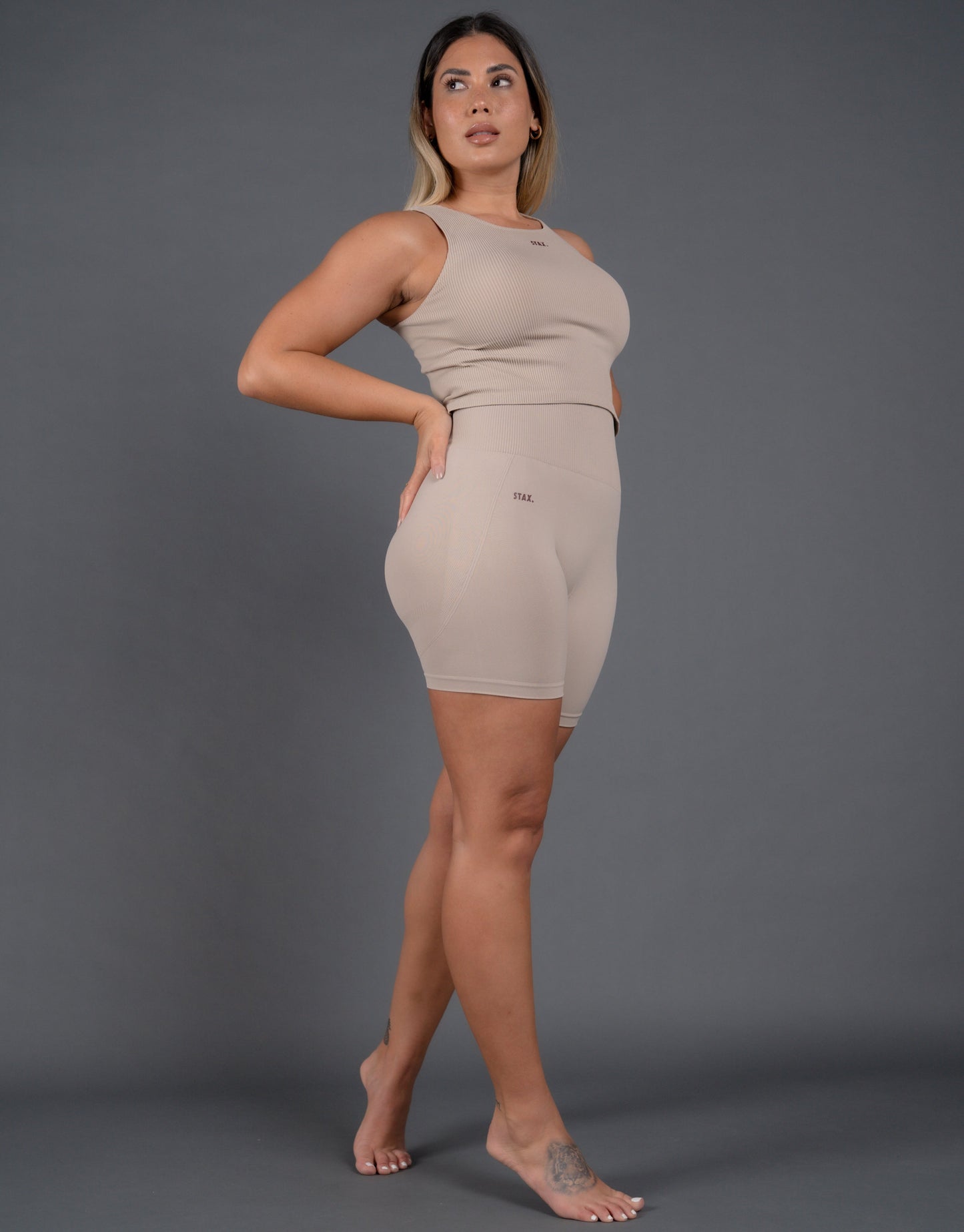 Premium Seamless V5 Cropped Singlet Lounge - Kepler (Beige)